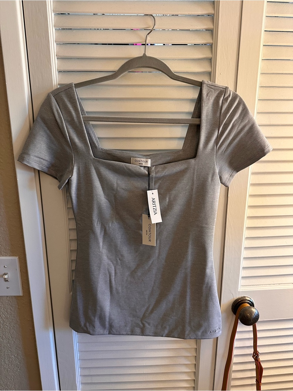 Aritzia Contour Square-Neck Short Sleeve Top in Gray